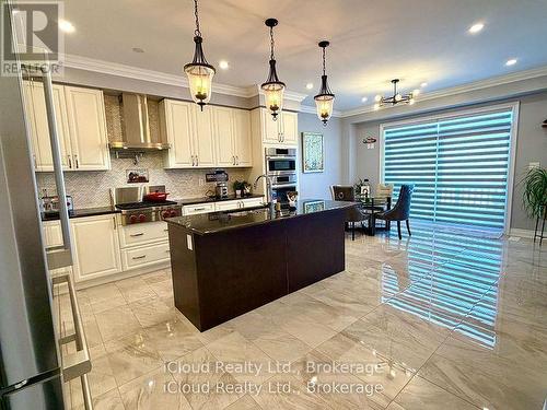 56 Esther Crescent, Thorold, ON - Indoor Photo Showing Kitchen With Upgraded Kitchen
