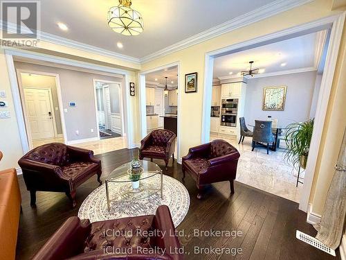 56 Esther Crescent, Thorold, ON - Indoor Photo Showing Living Room