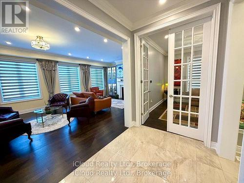 All Expensive windows coverings & curtains include - 56 Esther Crescent, Thorold, ON - Indoor