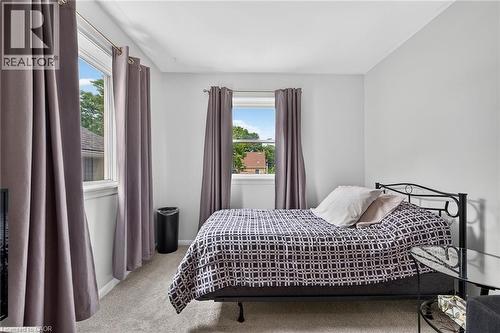 206 East 13Th Street, Hamilton, ON - Indoor Photo Showing Bedroom