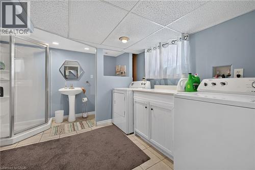 206 East 13Th Street, Hamilton, ON - Indoor Photo Showing Laundry Room