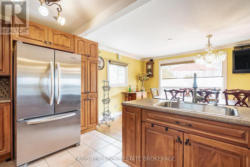 93 Silver Birch Crescent, Tay, ON - Indoor Photo Showing Kitchen With Double Sink