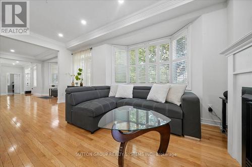 3348 Sunlight Street, Mississauga, ON - Indoor Photo Showing Living Room