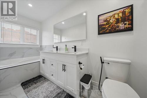 3348 Sunlight Street, Mississauga, ON - Indoor Photo Showing Bathroom