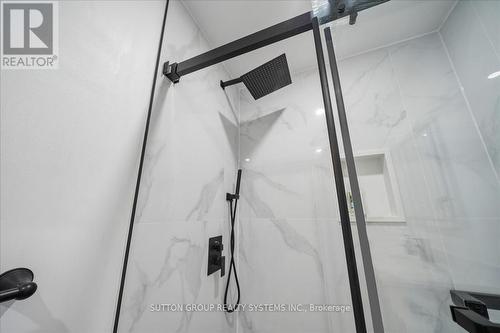 3348 Sunlight Street, Mississauga, ON - Indoor Photo Showing Bathroom
