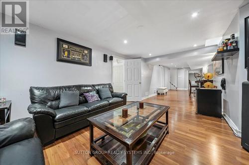 3348 Sunlight Street, Mississauga, ON - Indoor Photo Showing Living Room