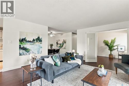 426 425 115Th Street E, Saskatoon, SK - Indoor Photo Showing Living Room