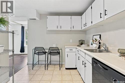 426 425 115Th Street E, Saskatoon, SK - Indoor Photo Showing Kitchen