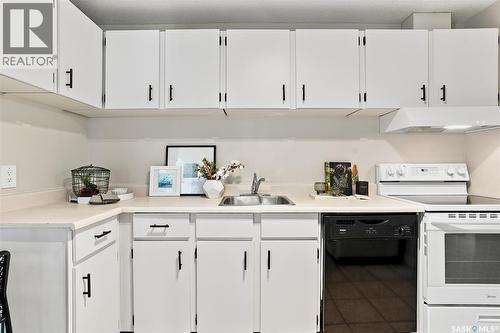 426 425 115Th Street E, Saskatoon, SK - Indoor Photo Showing Kitchen
