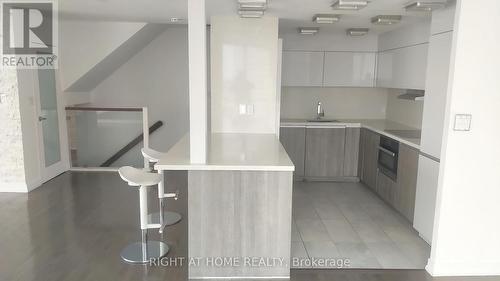 2803 - 33 Harbour Square, Toronto, ON - Indoor