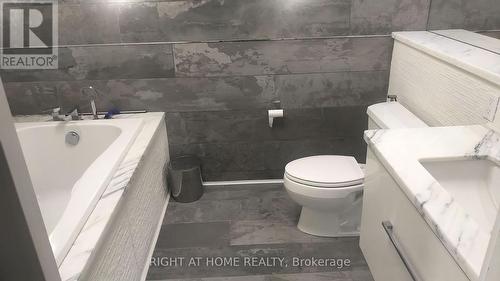 2803 - 33 Harbour Square, Toronto, ON - Indoor Photo Showing Bathroom