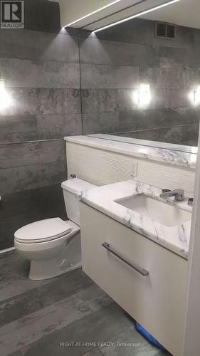 2803 - 33 Harbour Square, Toronto, ON - Indoor Photo Showing Bathroom