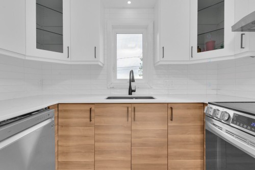 Cuisine - 570 Rue Andrassy, Mascouche, QC - Indoor Photo Showing Kitchen With Upgraded Kitchen