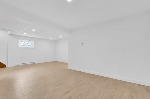 Salle familiale - 570 Rue Andrassy, Mascouche, QC - Indoor Photo Showing Other Room