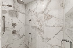 Salle de bains attenante à la CCP - 