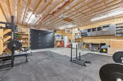 Garage - 