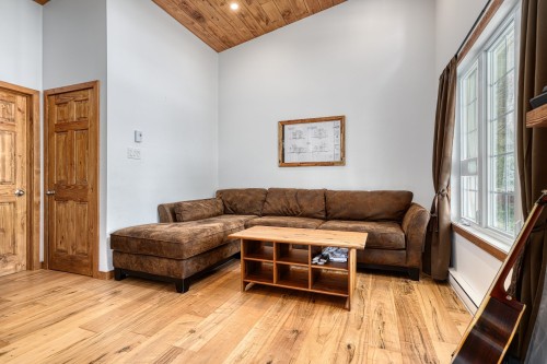 Salon - 106 Rue Évangéline, Saint-Alphonse-Rodriguez, QC - Indoor Photo Showing Living Room