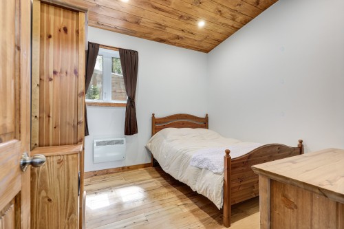 Chambre à coucher - 106 Rue Évangéline, Saint-Alphonse-Rodriguez, QC - Indoor Photo Showing Bedroom