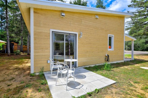 Terrasse - 106 Rue Évangéline, Saint-Alphonse-Rodriguez, QC - Outdoor With Exterior