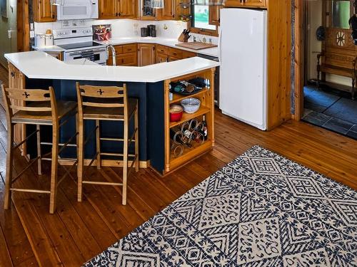123 Canfield Road, Kenora, ON - Indoor Photo Showing Kitchen