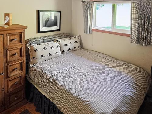 123 Canfield Road, Kenora, ON - Indoor Photo Showing Bedroom