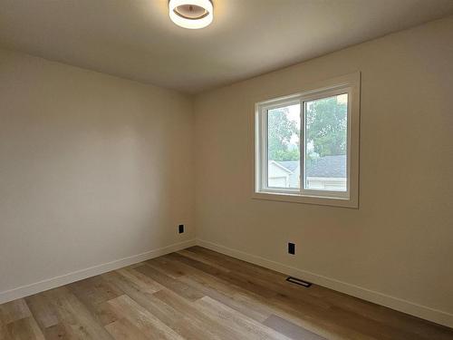 72 Brent Street, Thunder Bay, ON - Indoor Photo Showing Other Room