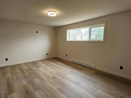 72 Brent Street, Thunder Bay, ON - Indoor Photo Showing Other Room