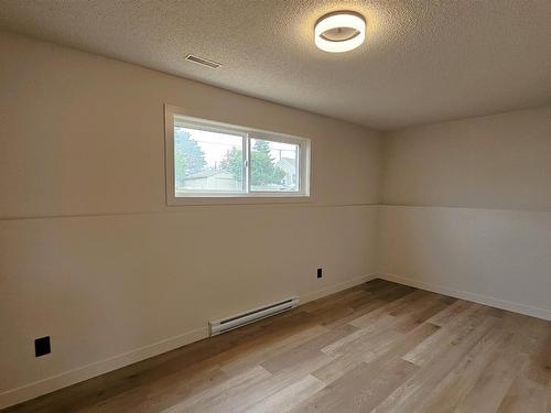 72 Brent Street, Thunder Bay, ON - Indoor Photo Showing Other Room
