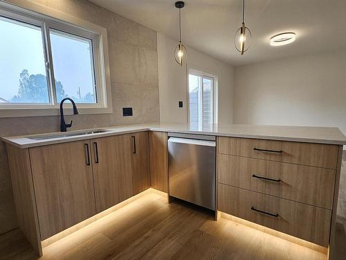 72 Brent Street, Thunder Bay, ON - Indoor Photo Showing Kitchen