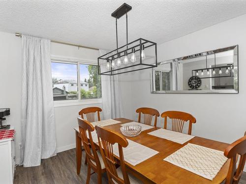 386 Lambton Place, Thunder Bay, ON - Indoor Photo Showing Dining Room