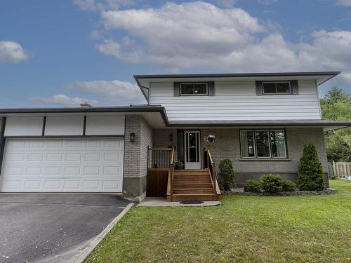 386 Lambton Place  Thunder Bay, ON P7C 5M1