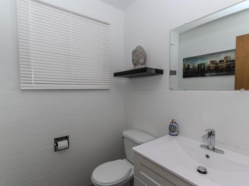 386 Lambton Place, Thunder Bay, ON - Indoor Photo Showing Bathroom