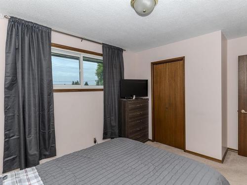 386 Lambton Place, Thunder Bay, ON - Indoor Photo Showing Bedroom