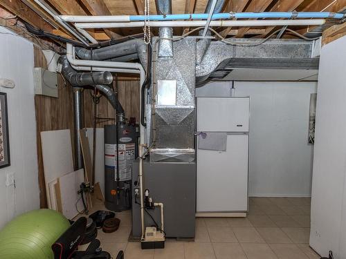 386 Lambton Place, Thunder Bay, ON - Indoor Photo Showing Basement