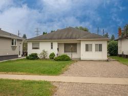 2608 Ridgeway Street E Thunder Bay, ON P7E 5K3