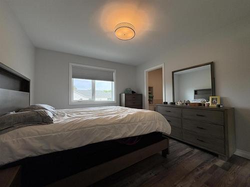 832 Williams Avenue, Fort Frances, ON - Indoor Photo Showing Bedroom