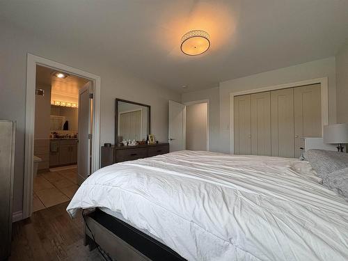 832 Williams Avenue, Fort Frances, ON - Indoor Photo Showing Bedroom