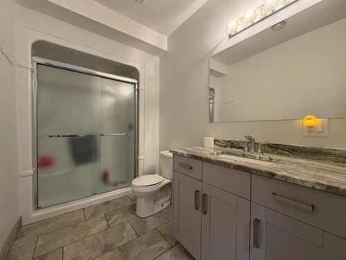 832 Williams Avenue, Fort Frances, ON - Indoor Photo Showing Bathroom