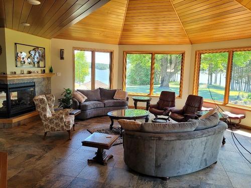 134 Davis Point Road, Dryden, ON 
