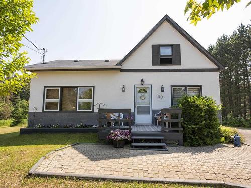 190 Lydia Avenue  Thunder Bay, ON P7G 2G1