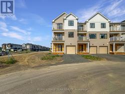 512 CELESTINE PRIVATE  Ottawa, ON K2J 7P4