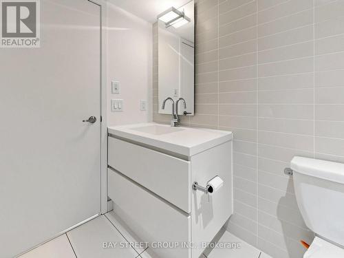 316 - 85 Queens Wharf Road, Toronto, ON - Indoor Photo Showing Bathroom