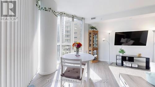 511 - 45 Charles Street E, Toronto, ON - Indoor