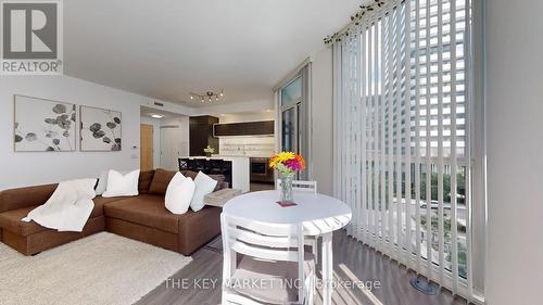 511 - 45 Charles Street E, Toronto, ON - Indoor Photo Showing Living Room