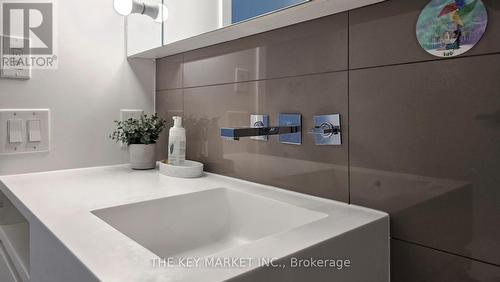 511 - 45 Charles Street E, Toronto, ON - Indoor Photo Showing Bathroom