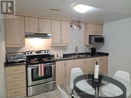 11 Perdue Court, Markham, ON - Indoor Photo Showing Kitchen With Double Sink