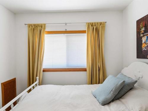 46 Campbell Avenue, Windsor, NS - Indoor Photo Showing Bedroom