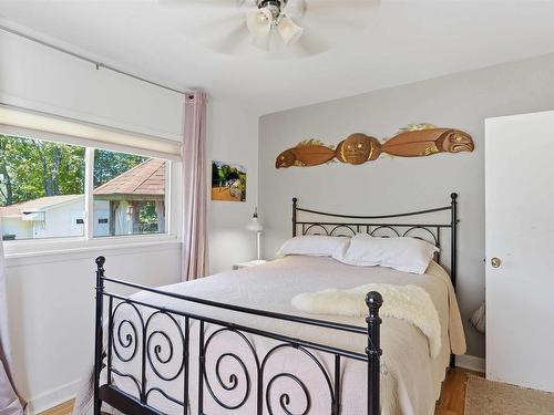 46 Campbell Avenue, Windsor, NS - Indoor Photo Showing Bedroom