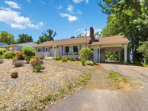 46 Campbell Avenue  Windsor, NS B0N 2T0