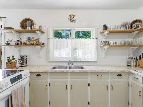46 Campbell Avenue, Windsor, NS - Indoor Photo Showing Kitchen With Double Sink